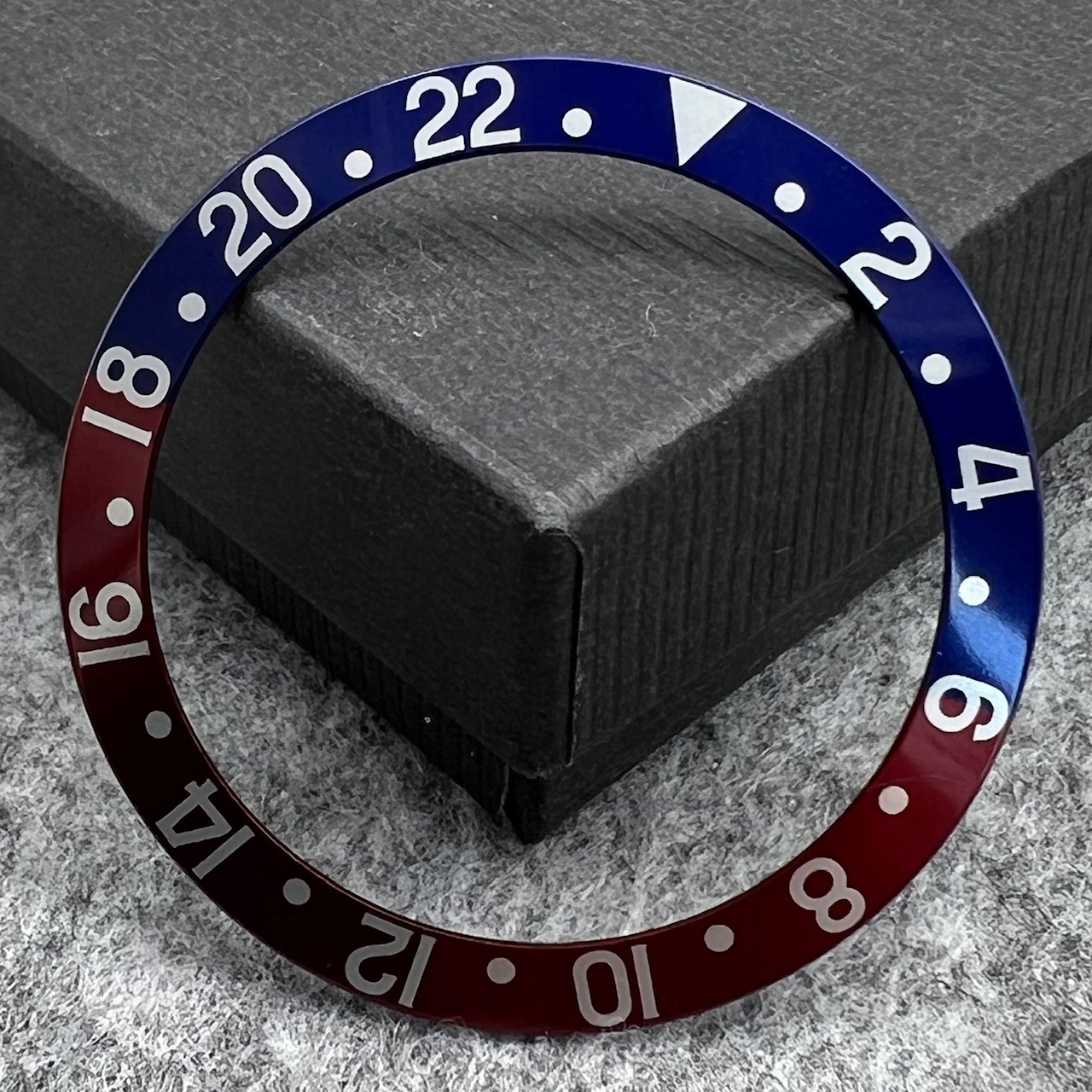 1675 16750 GMT RED BLUE FAT FONT INSERT WITH SERIFS BLUE BACK NOS - Image 2