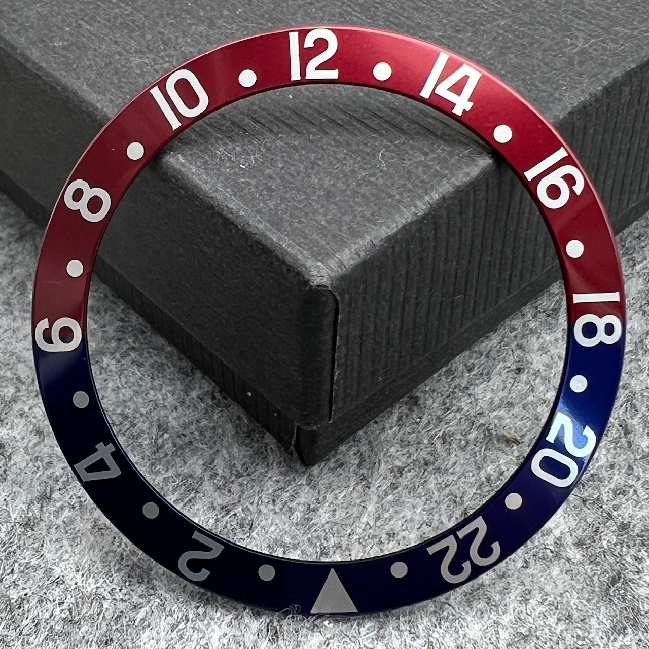 1675 16750 GMT RED BLUE FAT FONT INSERT WITH SERIFS BLUE BACK NOS - Image 3