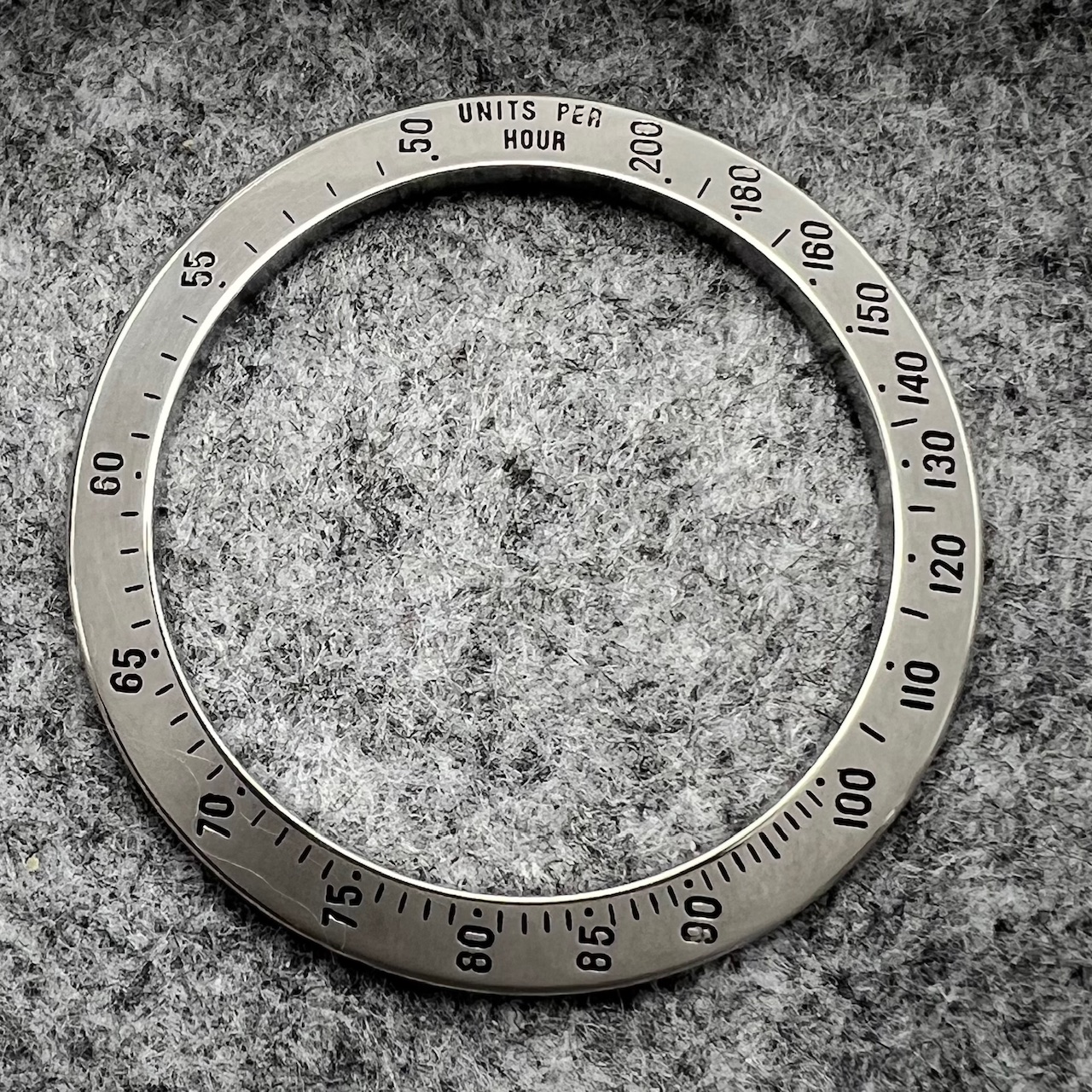 16520 DAYTONA MKI BEZEL 200UPH FOR R/L SERIAL VERY NICE - Image 3