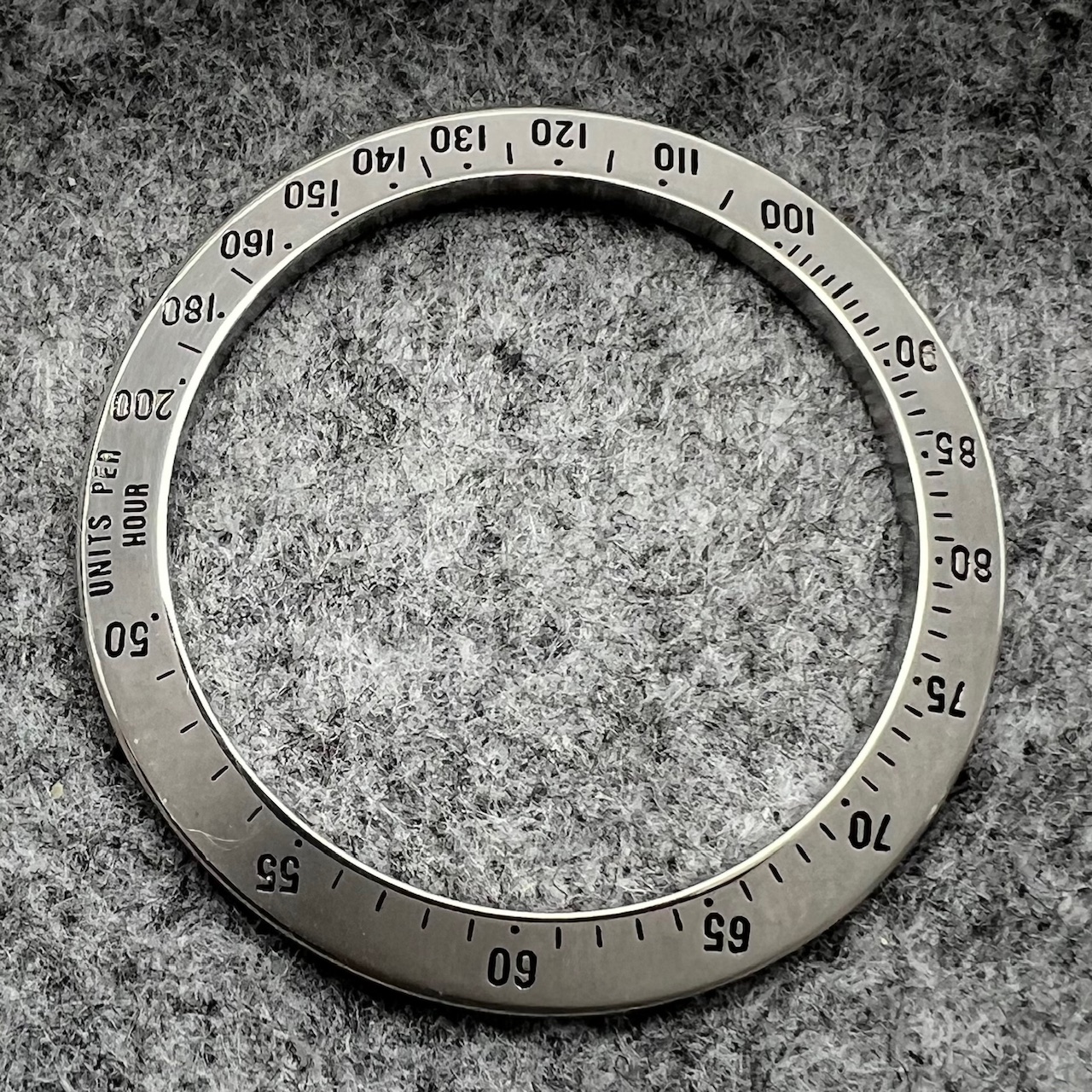 16520 DAYTONA MKI BEZEL 200UPH FOR R/L SERIAL VERY NICE - Image 4