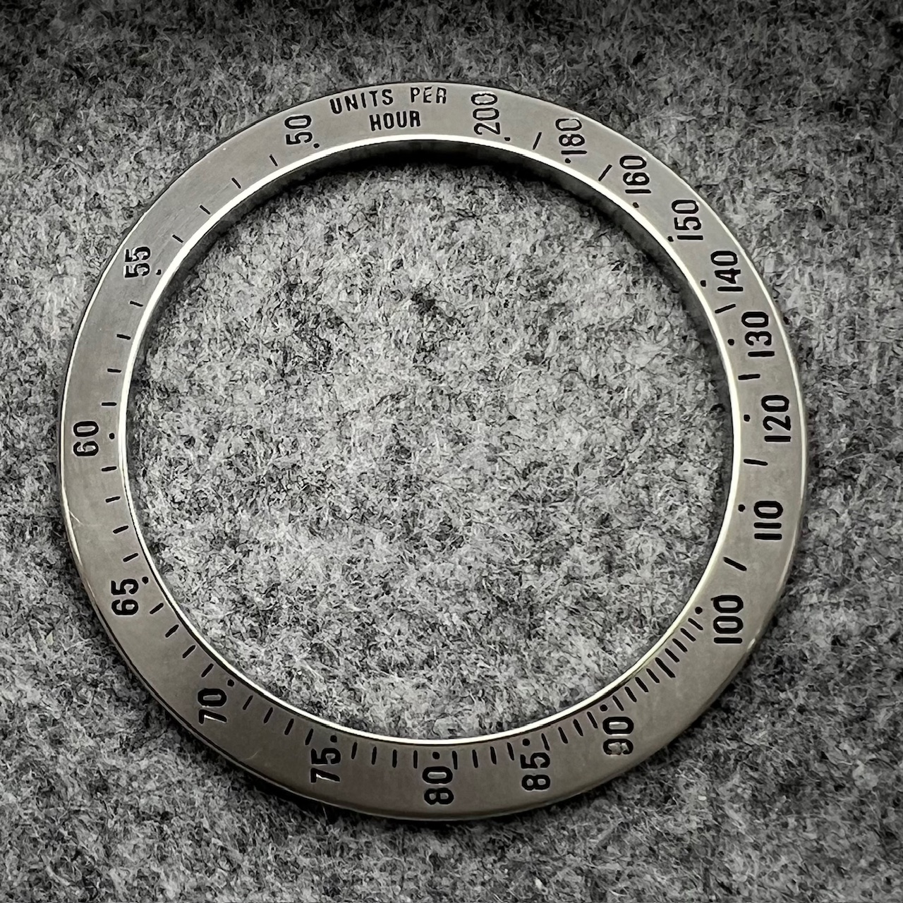 16520 DAYTONA MKI BEZEL 200UPH FOR R/L SERIAL VERY NICE - Image 5