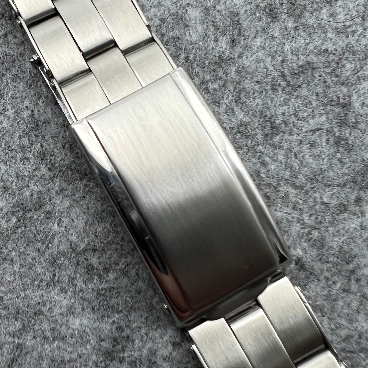 GAY FRERES ELASTIC RIVIT BAND FOR ROLEX PATEK PHILIPPE 12 LINKS 18MM STRAIGHT END, YEAR 1966 MINT - Image 3