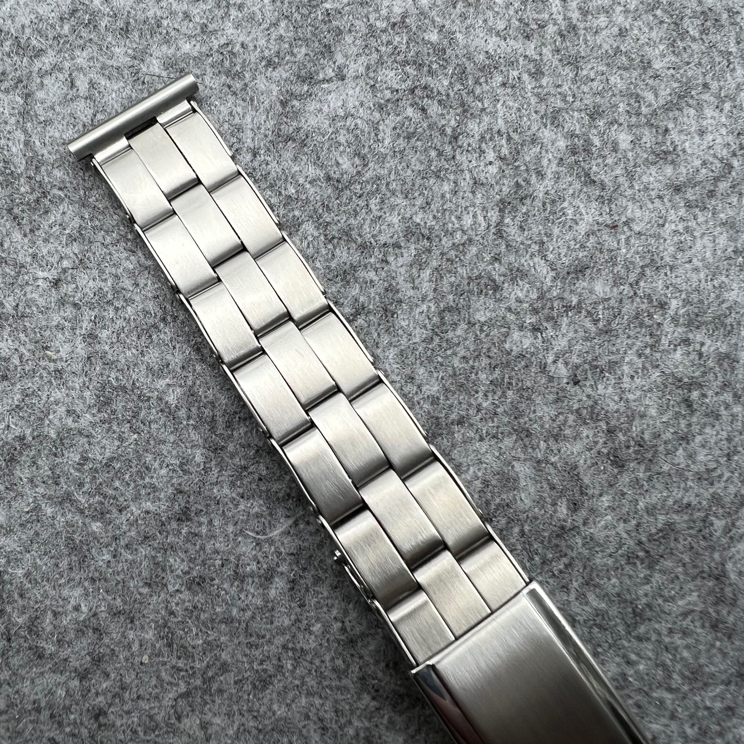 GAY FRERES ELASTIC RIVIT BAND FOR ROLEX PATEK PHILIPPE 12 LINKS 18MM STRAIGHT END, YEAR 1966 MINT - Image 4